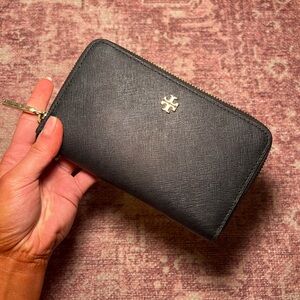 Tory Burch Zipper Wallet